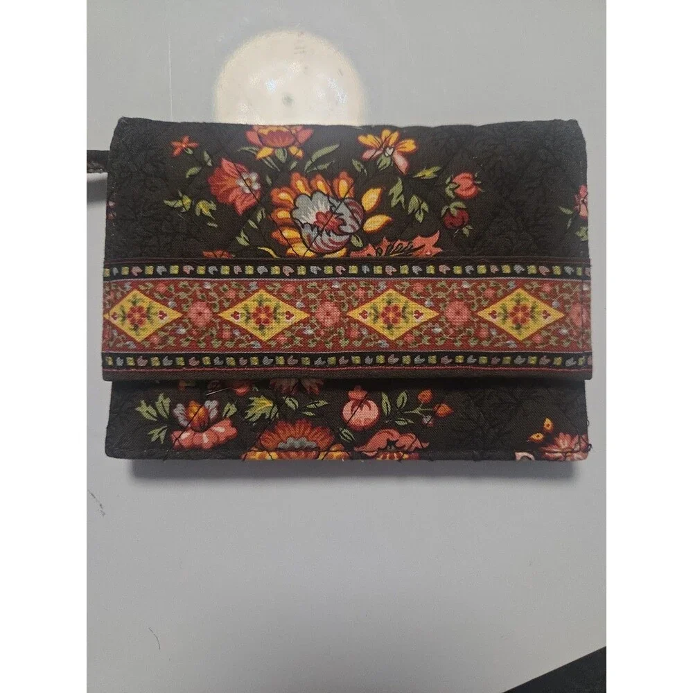 Vera Bradley Black Quilted Floral Wallet ID Display Bi Fold Zipper Change Wrist